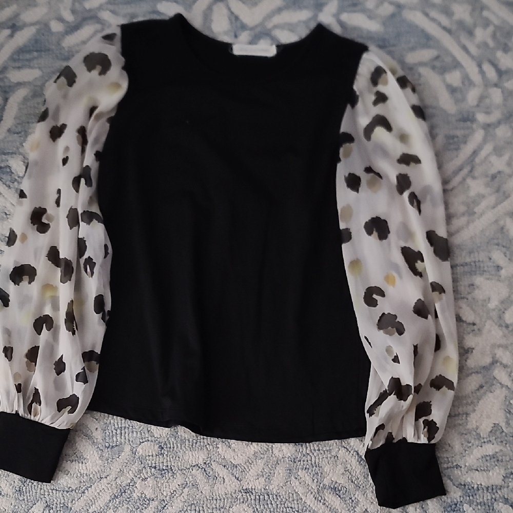 Chic Black and White Women's Top